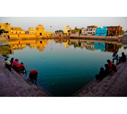 Radha Kunda Seva - Kunda Cleaning Seva