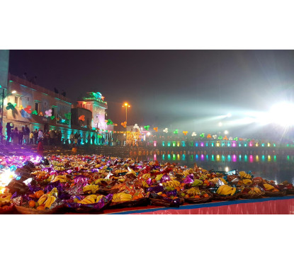 Radha Kunda Seva - Full Arati